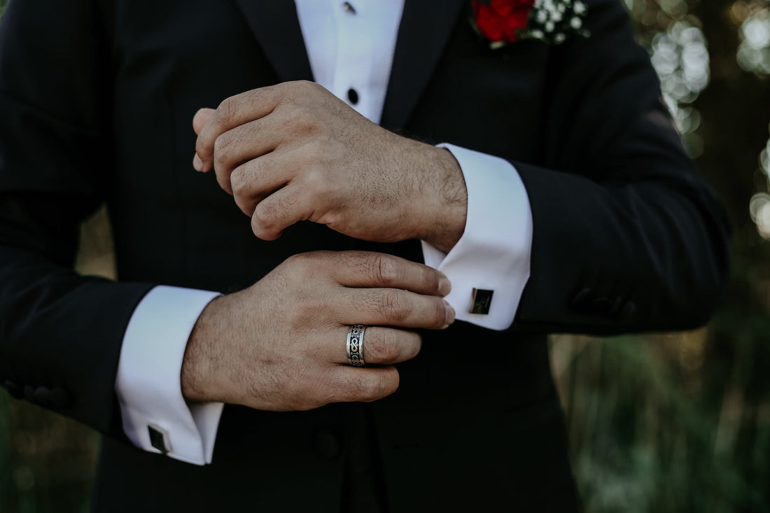 16 Alternative Wedding Rings For Guys | Alternative wedding rings, Mens  wedding rings, Cool wedding rings