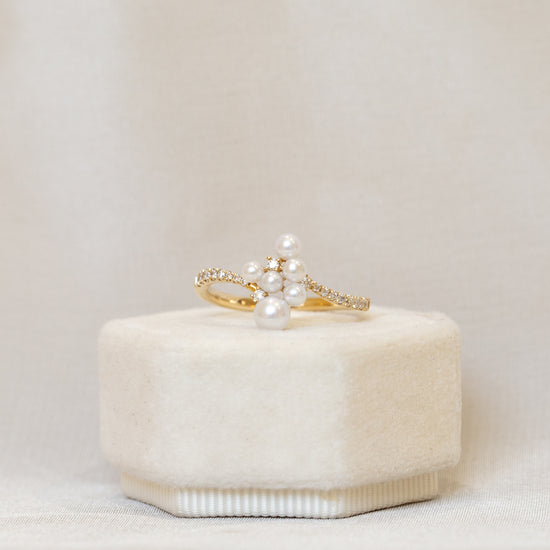 14y Pearl & Diamond Cluster Ring