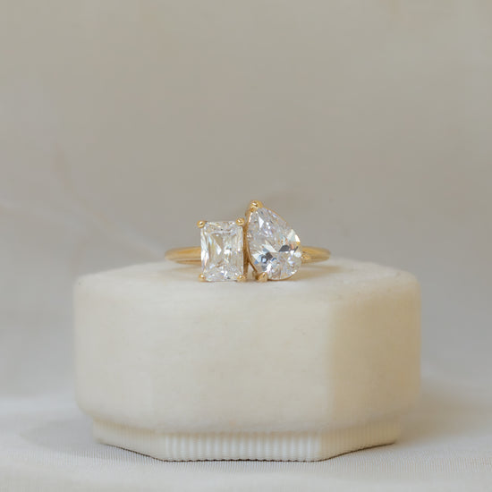 14ky Toi et Moi Emerald-Cut & Pear-Shaped Ring