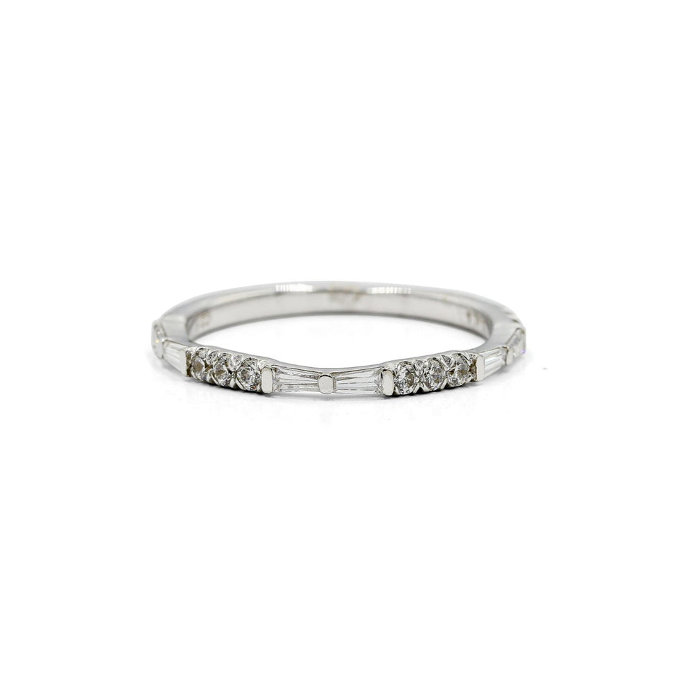 14kw Tapered Baguette & Round Diamond Band